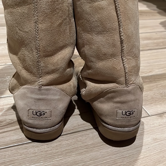 Warm Ugg TALL winter boots - Picture 3 of 7